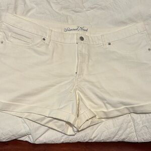 Universal thread mid rise shorts